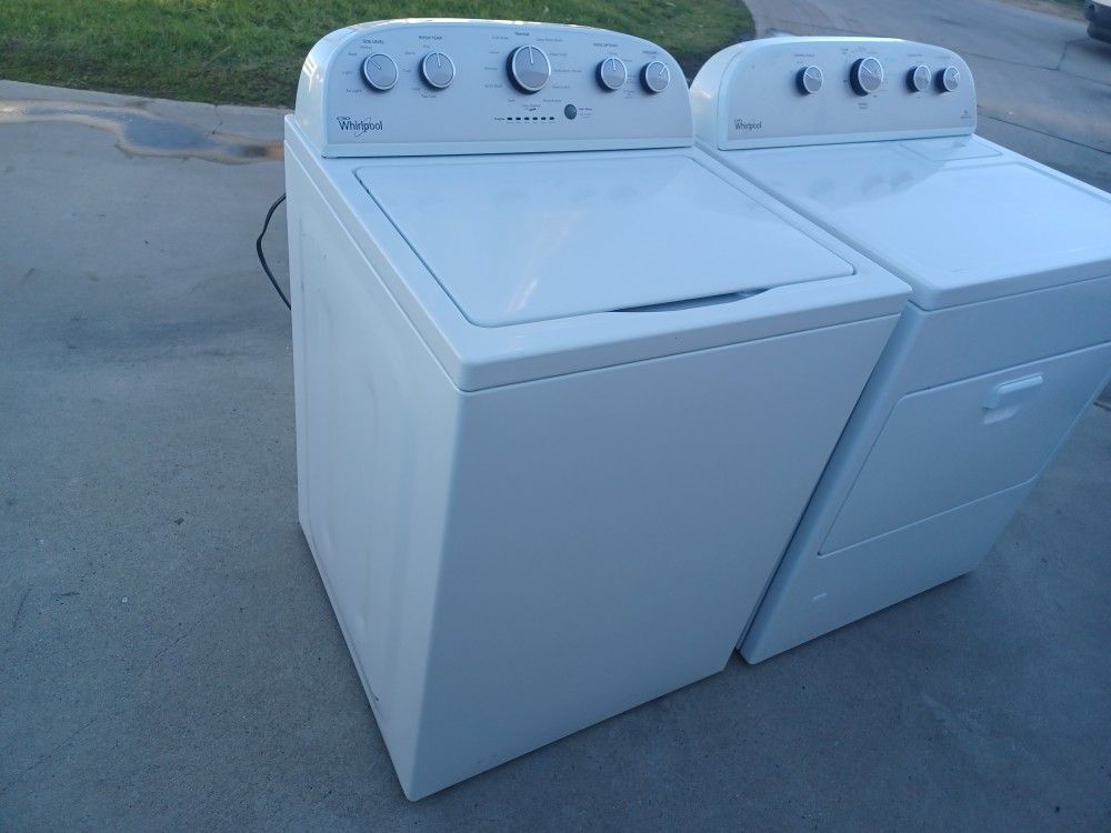 Whirlpool Washer And Gas Dryer 