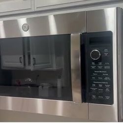 GE profile 1.7 cu microwave