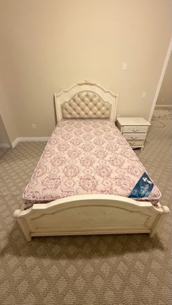 French Style Tufted Full Size Bed Frame + Mattress + Nightstand