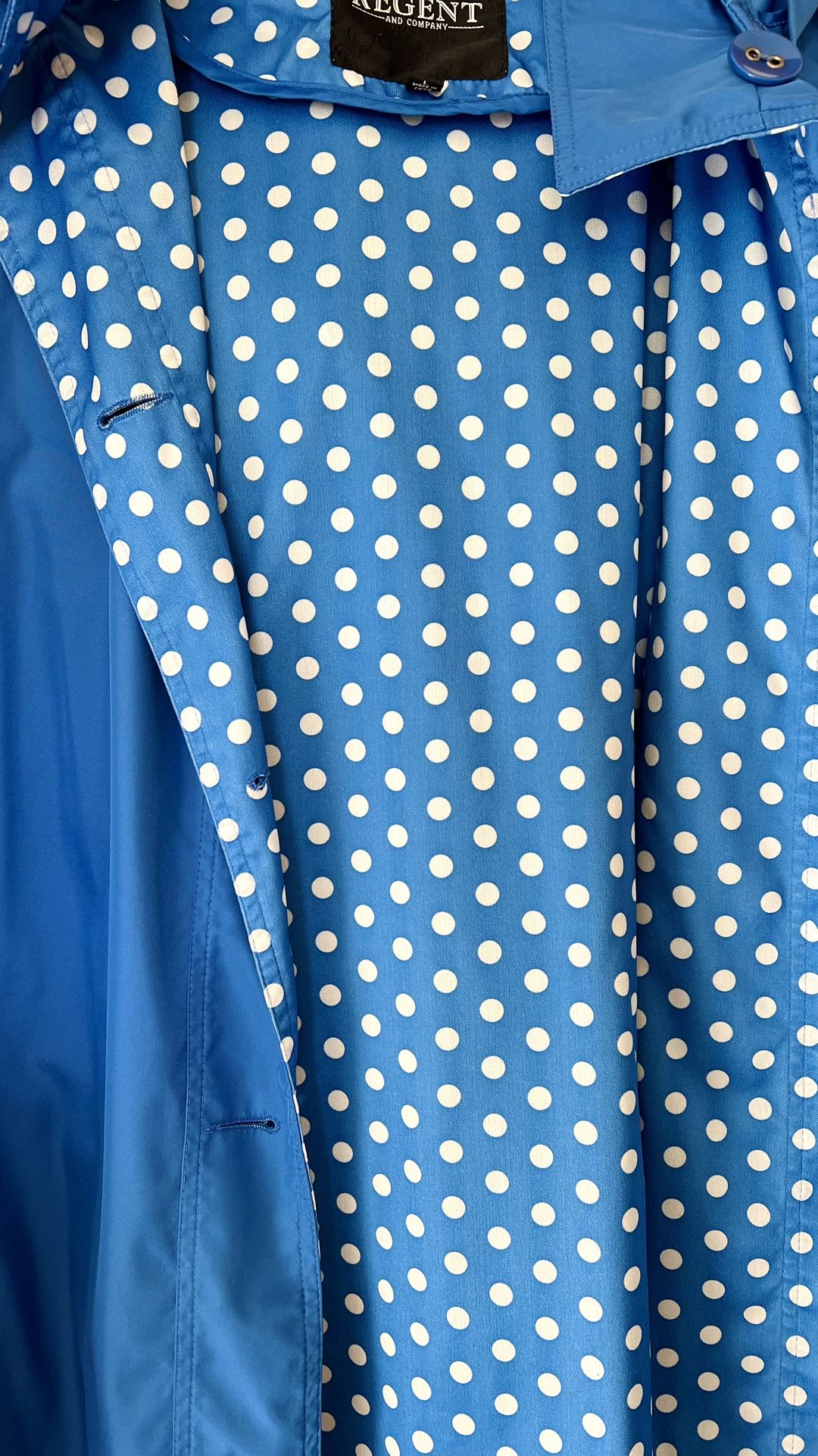 Women’s Raincoat + FREE Gift!