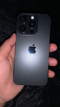 Black iphone 15
