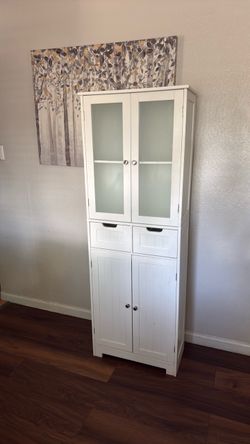 White cabinet
