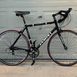 Jamis Road Bike (Excellent Condition) 54cm