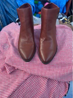 New woman boots and shoes, size 10, brown colo, and blue color, are new shoes, 10.00 each