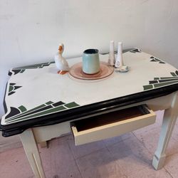 Vintage Farmhouse Table (free delivery )
