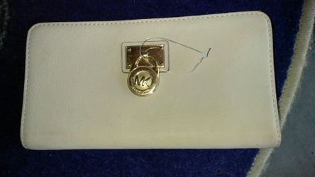 MICHAEL KORS BEIGE WALLET--NEW