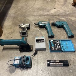 MAKITA Tool set / Impact Drill / Battery / Charger/ Bits 