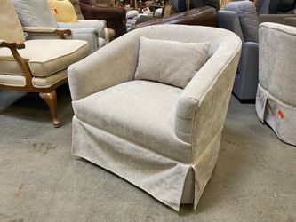 Off-White U Backed Swivel Chair
