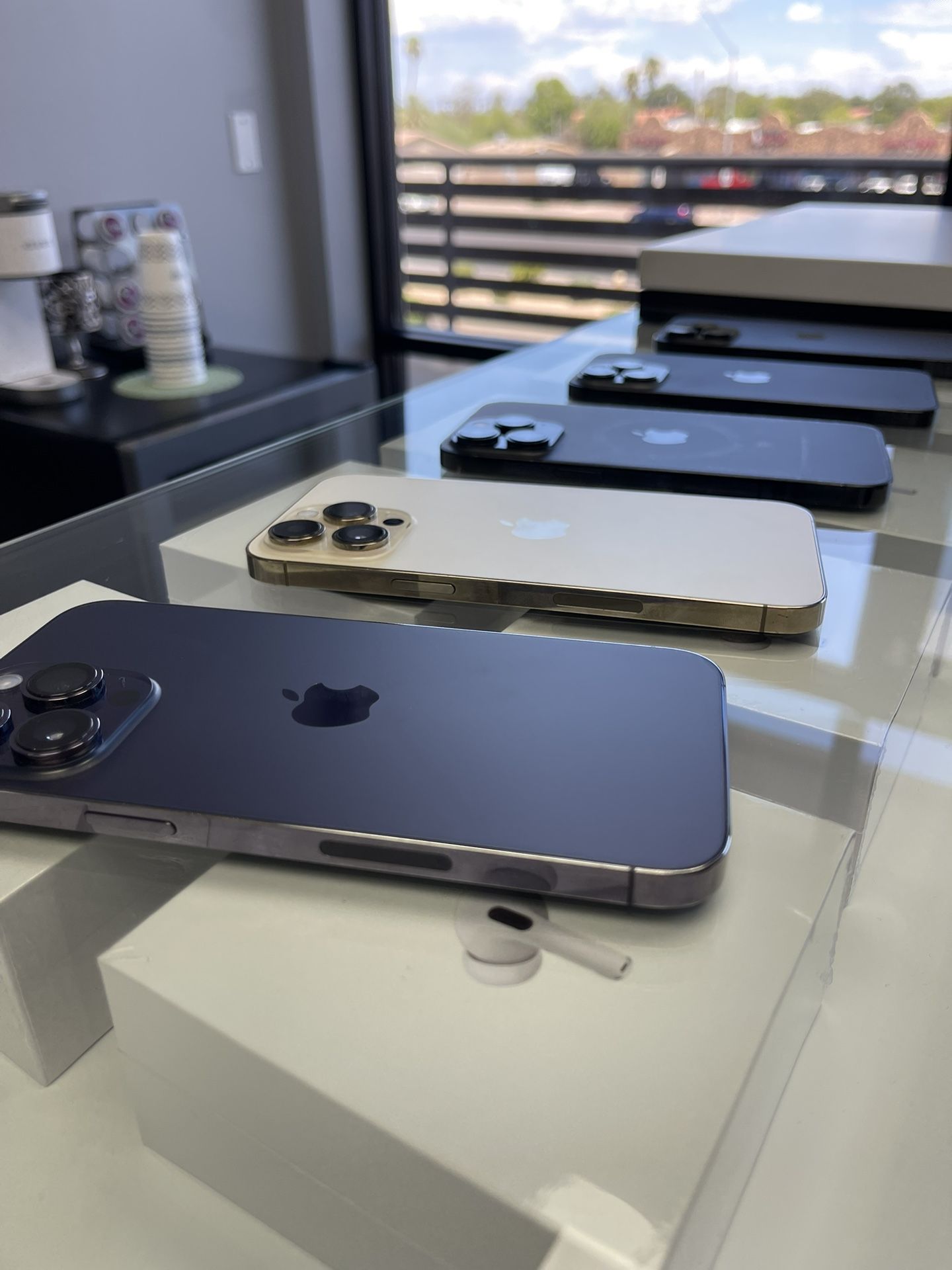 14 Pro Max 128Gb UNLOCKED like New Glass Protector And Wireless Headphones For Free!!!