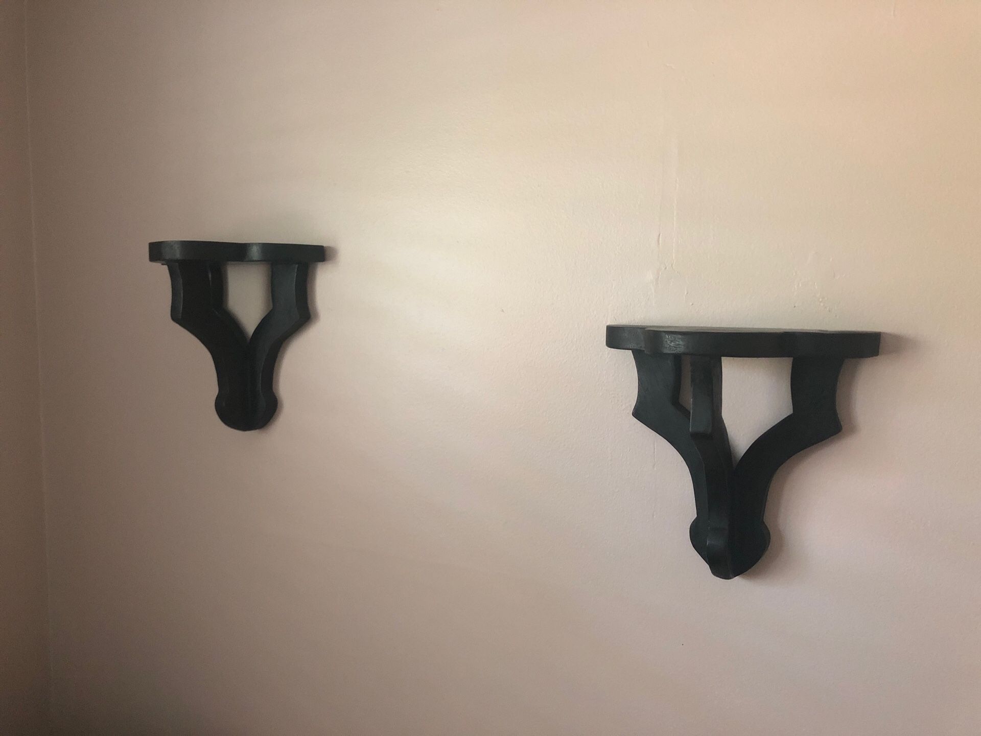 Wall shelves