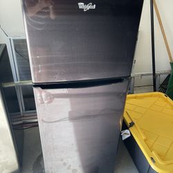 Whirlpool 4.6 cu Ft Fridge 
