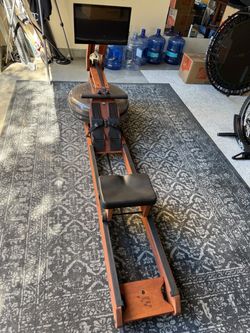 Ergatta Water Rower – Cherry Wood, 17.3" Touchscreen