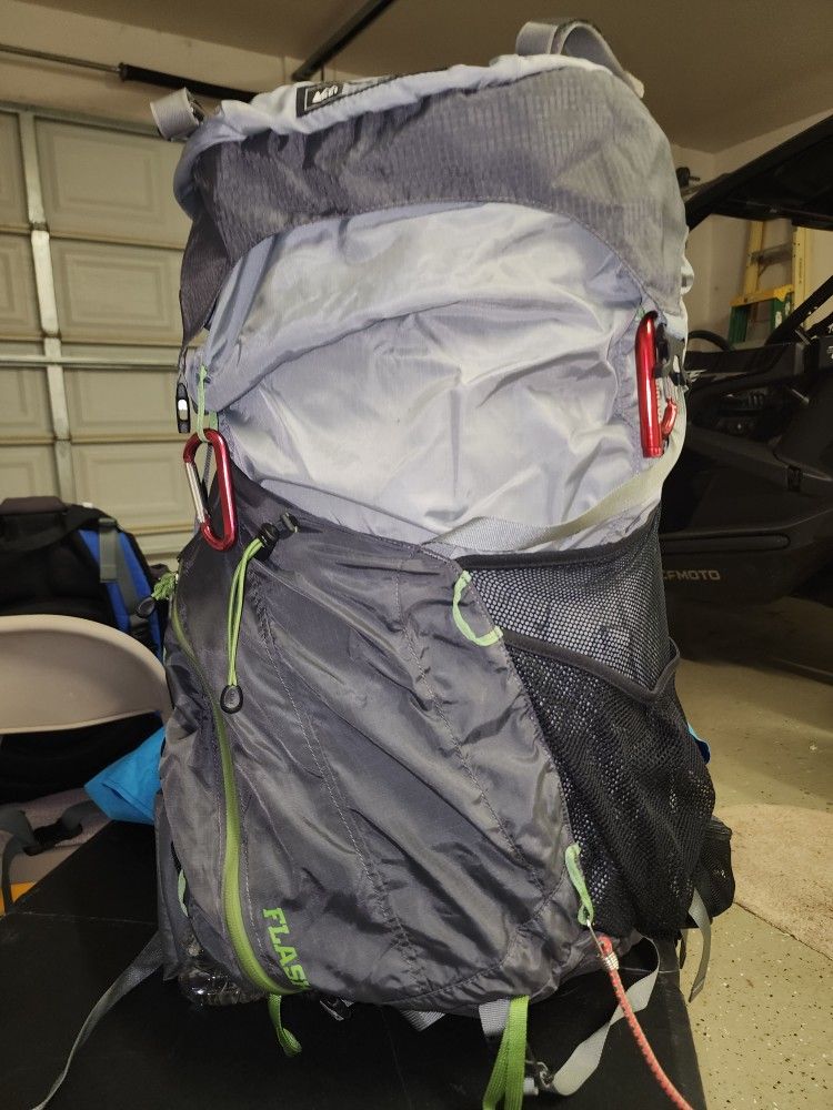 REI FLASH 65 BACKPACK