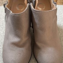 Women’s grey Ankle Boots