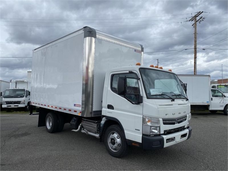 2016 Mitsubishi Fuso Diesel Box Truck 117k Clean Titlé New Parts