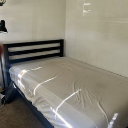 QUEEN SIZE BED FRAME! (NEED GONE)