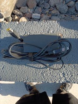 Targus 19 v AC adapter 65 watts 3.42 amps