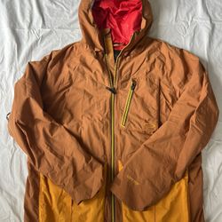 Brown and yellow Oakley ski jacket #skiing #skijacket #snowboardingjacket #jacket #oakley