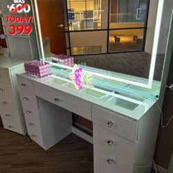 New LED MAKE UP VANITY W BLUETOOTH 