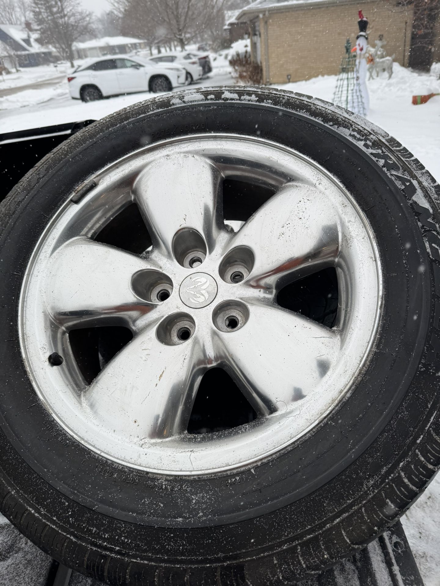 2004 Ram 1500 Oem Wheels/tires 5 Lug 275/60/20