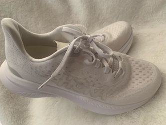 New women hoka shoes size 8.5 /Tenis Nuevos Hoka para mujer size 8.5