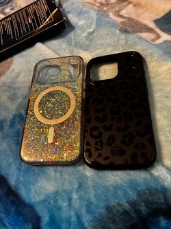 iPhone 17 pro cases both like new