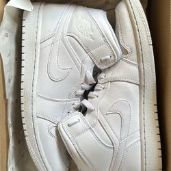 jordan 1 mid 9.5