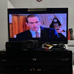 Pioneer DVL-919 CD/CDV/ LD Laser Disc Player With Remote and AV cable