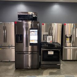 3 Piece Refrigerator Range And Microwave Bundle Deal‼️‼️