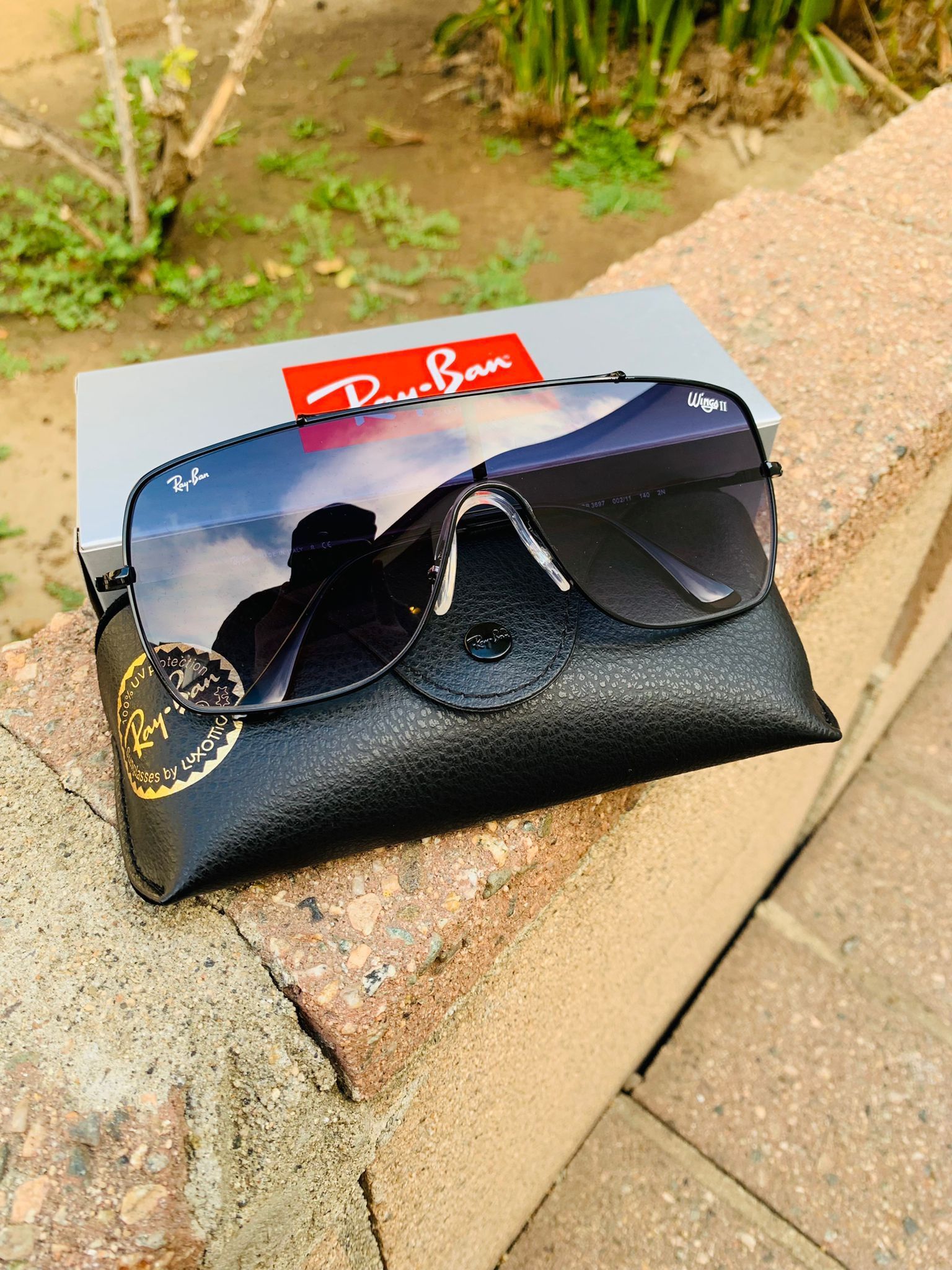 NEW Wings II RayBan Sunglasses with original Ray Ban Packaging 