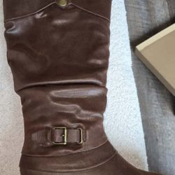 Women’s Bjorndal Boots – Size 8M – Brand New!