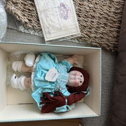 2 MIB Limited Edition Cabbage Patch  Doll Polcelain #2 1984 Complete Box Numbered Certificate 