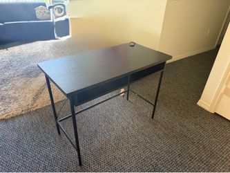 Desk/Table.