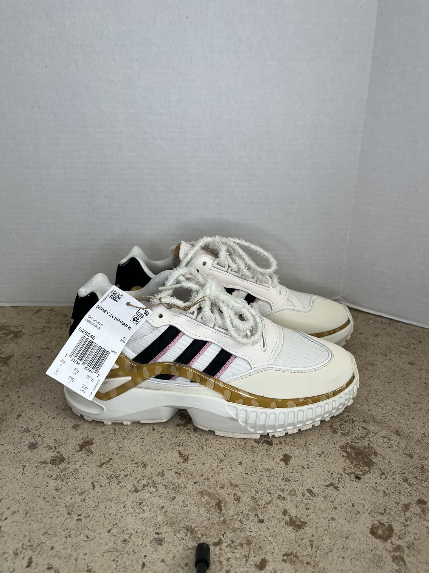 Adidas Disney zx Wavian