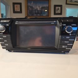 OEM Toyota Touchscreen Radio Head Unit (86100-02100) – 2014 Corolla (Entune)