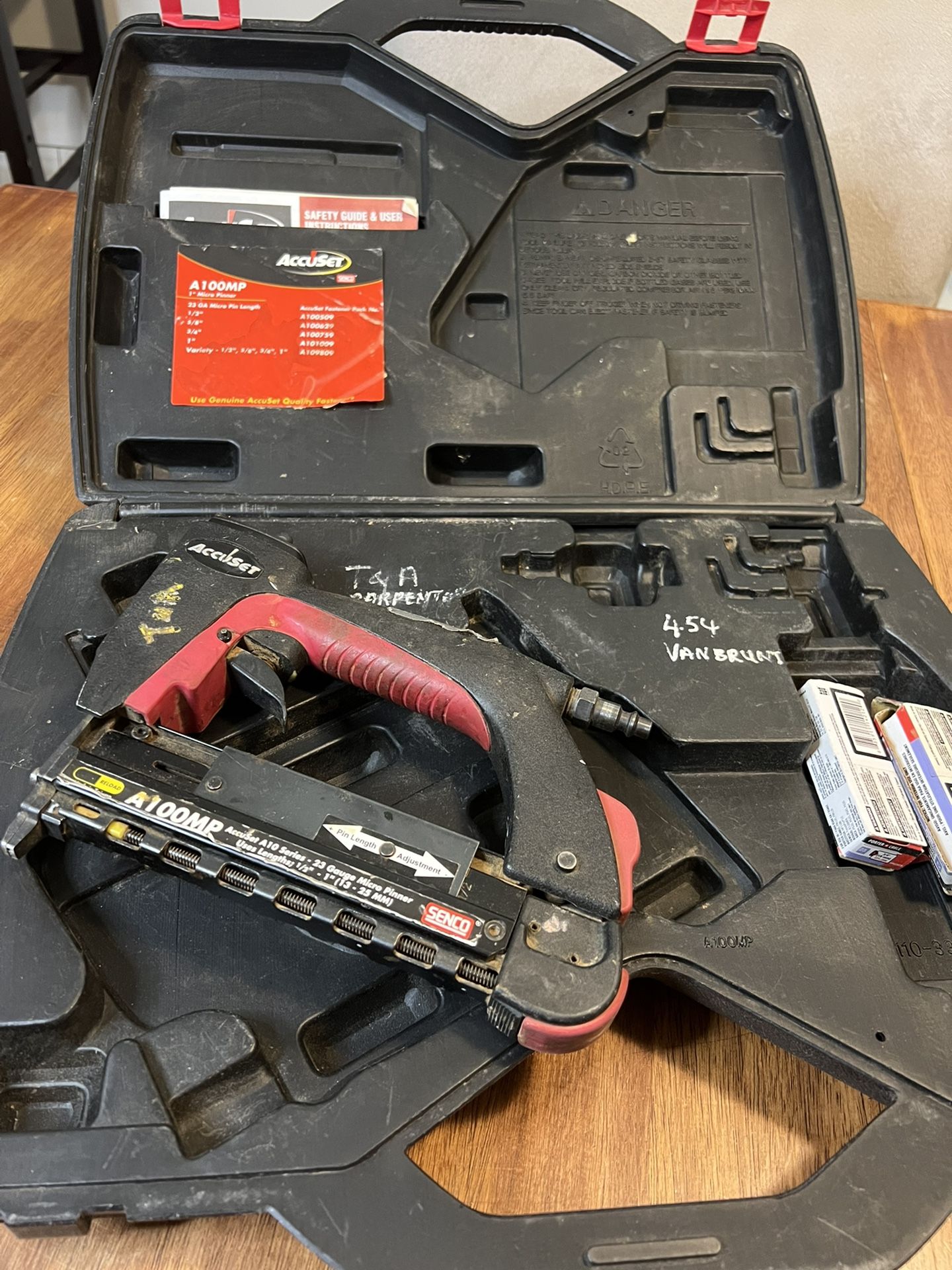 Accuset A100MP 1” 23 Ga Micro Pinner With Case