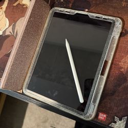 iPad Air 4 With Apple Pencil