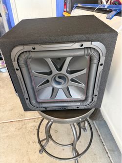 Kicker L7 12” Subwoofer + Alpine R-A75M Amp & Box