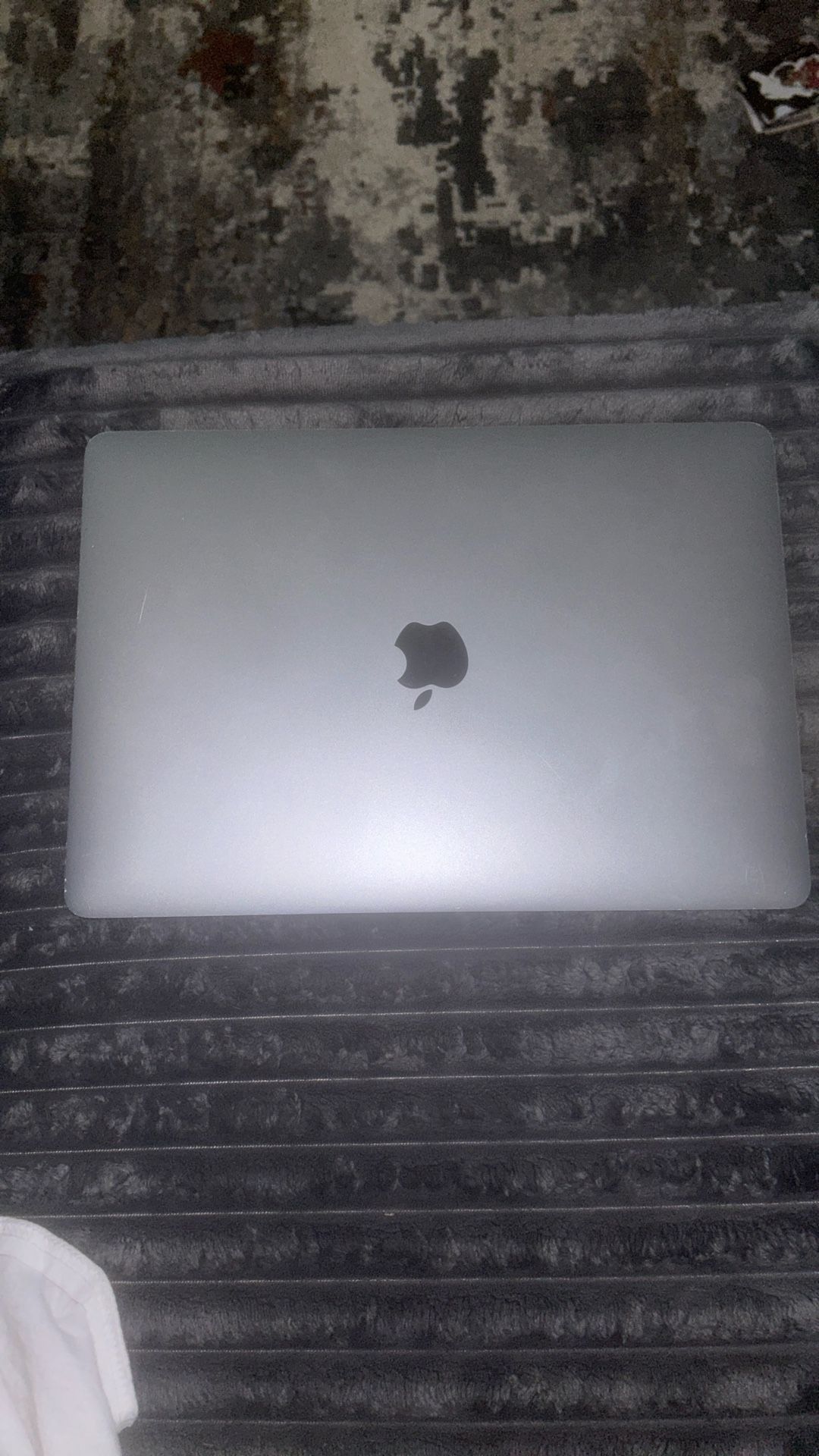 MacBook Pro 13.5