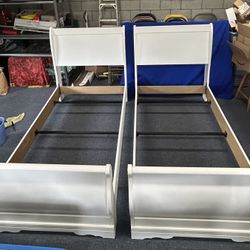 Nice Ashley Anarasia Twin White Sleigh Beds. Delivery Considered For Fee If Close