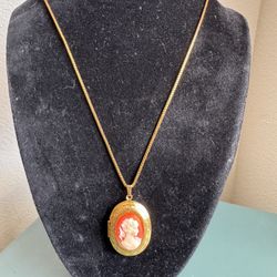 Gold Plated Cameo Necklace 