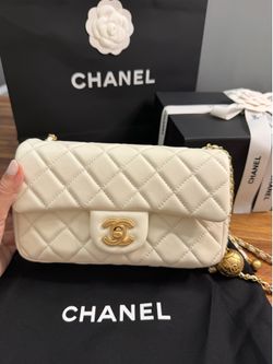 Chanel Pearl Crush mini Flap white