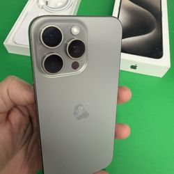 iPhone 15 Pro Max 256gb Factory Unlocked/ Liberado Para Cualquier Companias 