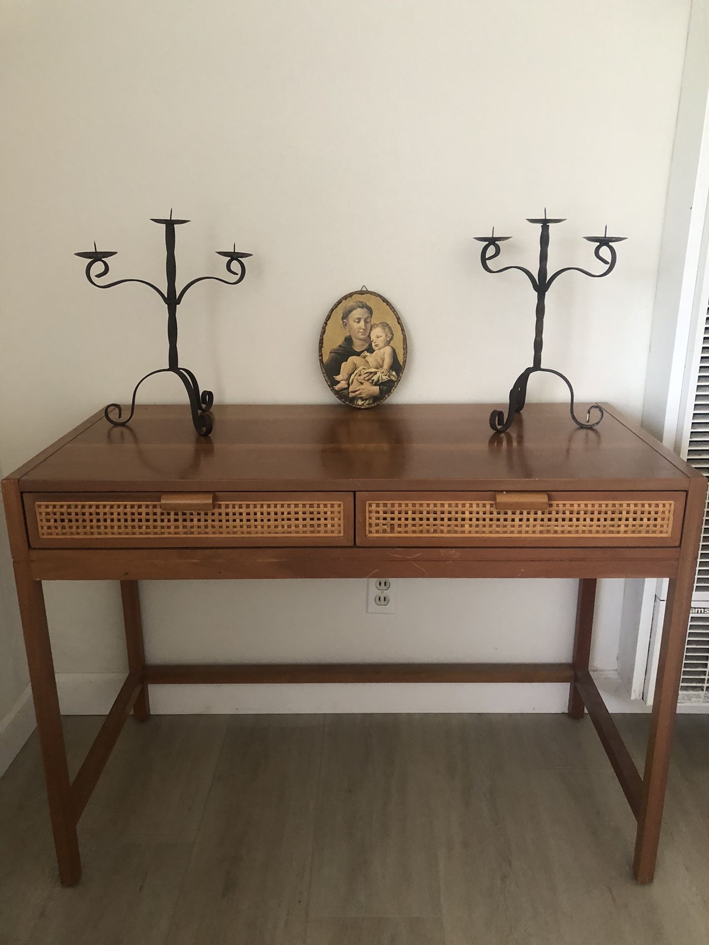 Rattan Writing Desk ✍🏼