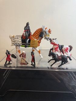 Medieval Knights & Horses Toy Figure Lot