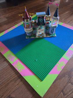 Lego play plate