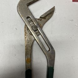 Pliers 20”