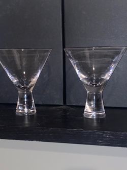 Set Of 2 Martini Glasses With The Heavy Modern Base, H 51/4”