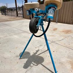 Jug Field General Football Passing Machine