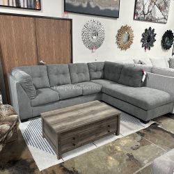 Sectional couch for living room